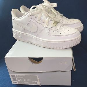 White Nike Airforce 1 Youth Sneakers Size 4.5 Big Boys